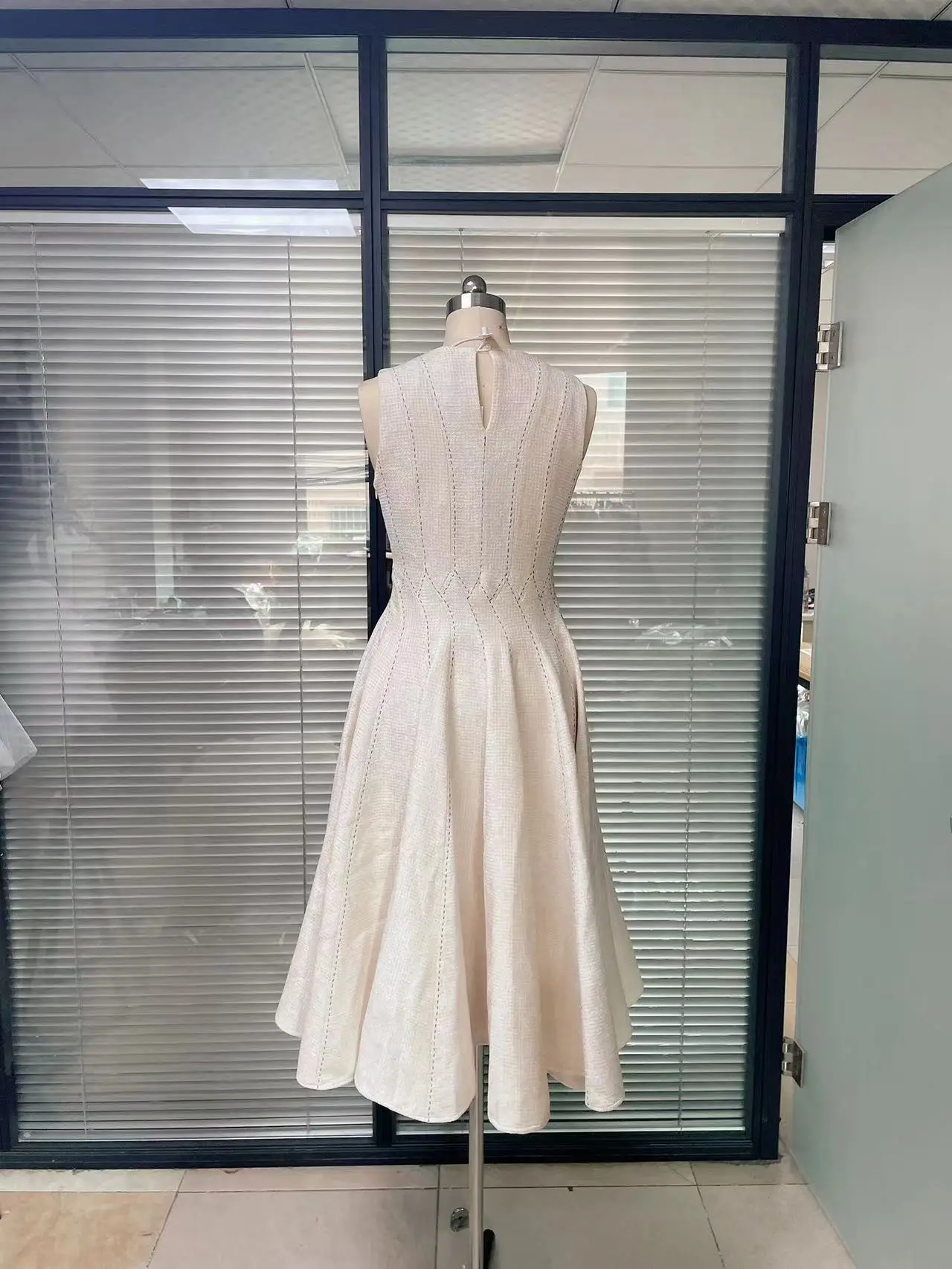 H076608c278f94564ac4d21932af8035bg