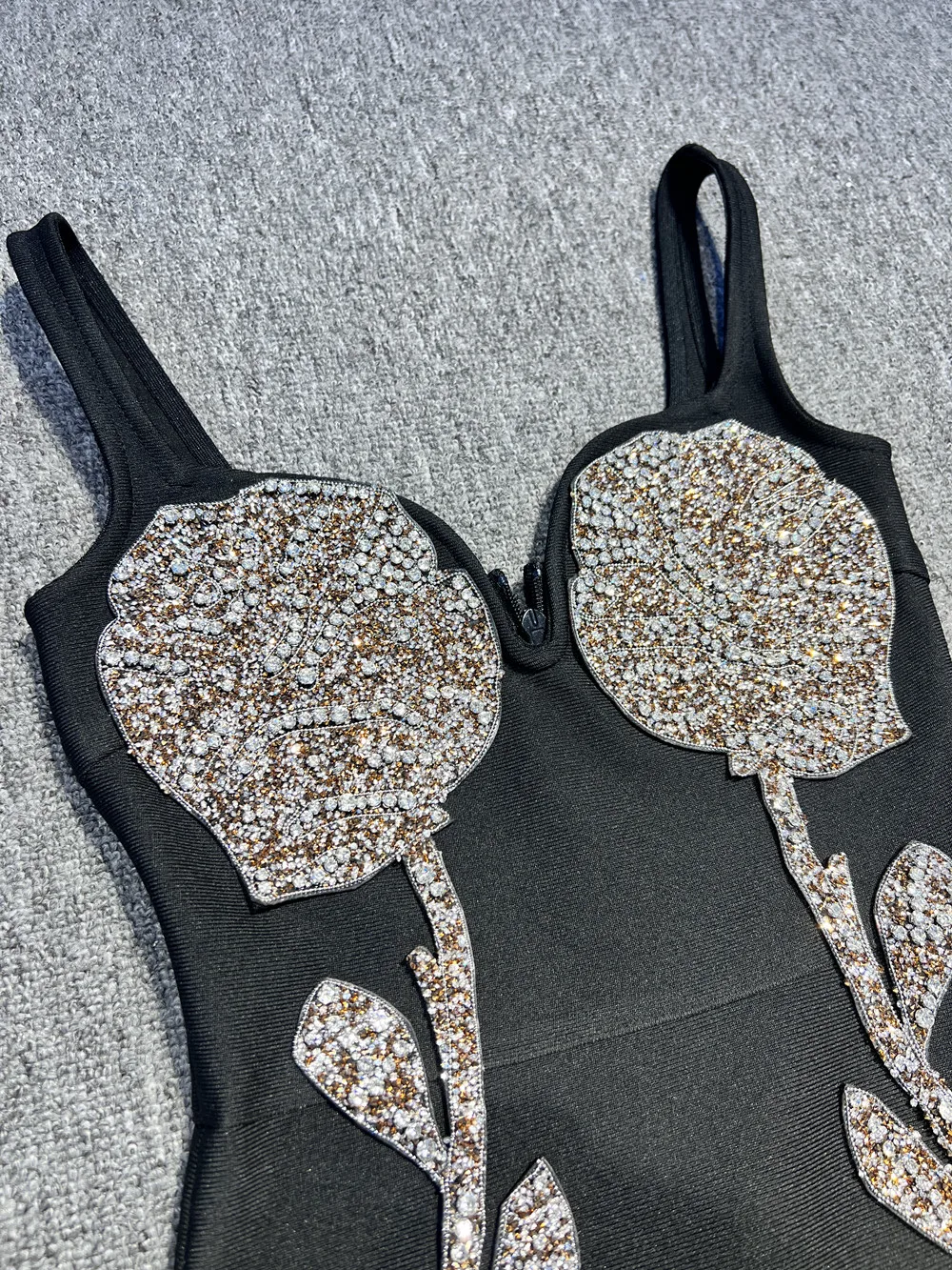 H6361a3220de5463f84b98558058536695