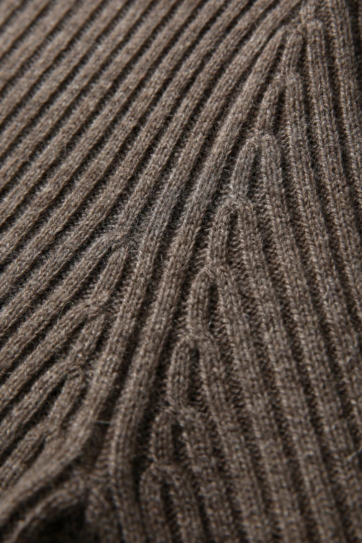 Hb839060c793d4d8990ea9fc8a892373a3