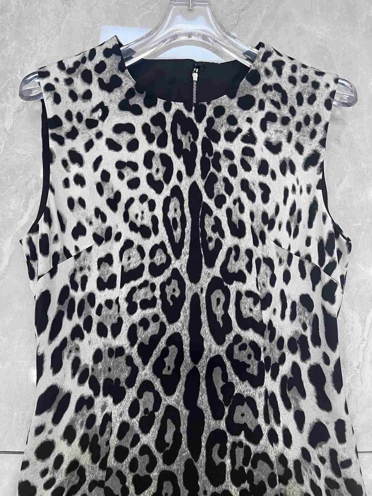 Hd8600791e5b6499b92d18904a42174f7o